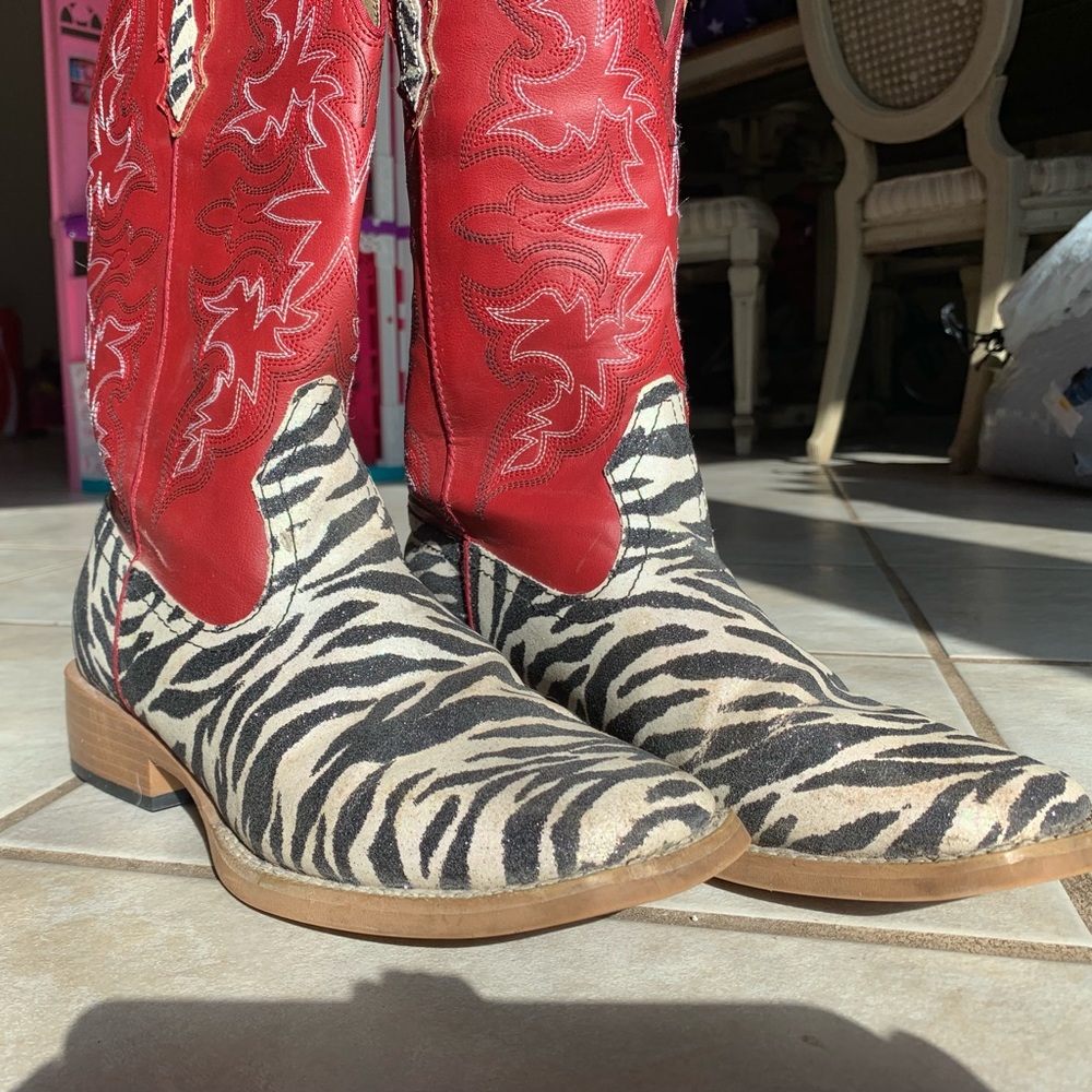 Roper Glitter zebra and red boots